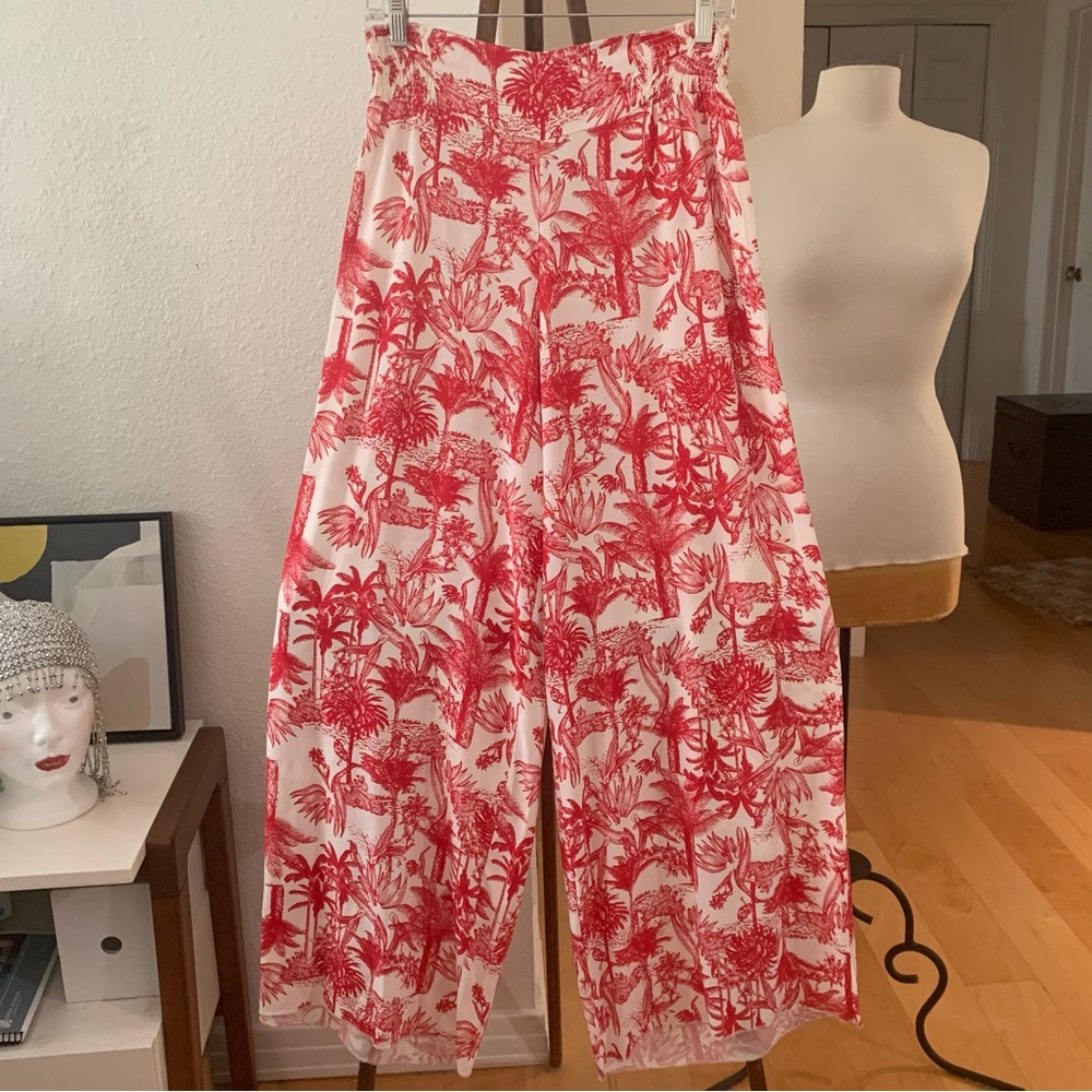 FIORY Beach & Street Wide leg flowy pants with red tropical trees print on cream